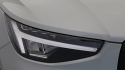 2025 (25) VOLVO XC40 2.0 B4P Plus Dark 5dr Auto *VAT QUALIFYING* 5701619
