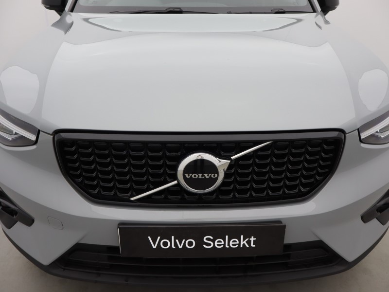 2025 (25) VOLVO XC40 2.0 B4P Plus Dark 5dr Auto *VAT QUALIFYING* 5701622
