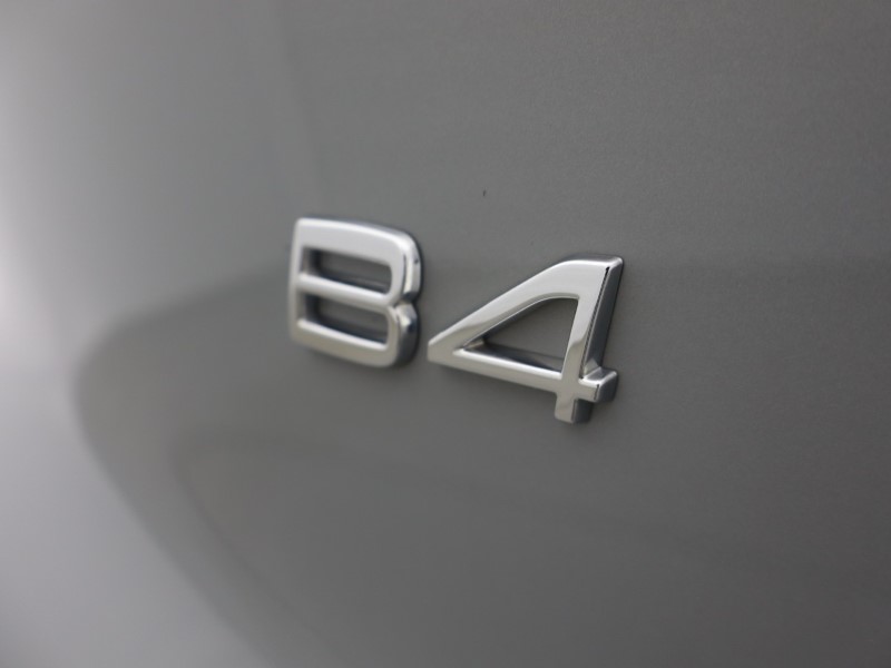 2025 (25) VOLVO XC40 2.0 B4P Plus Dark 5dr Auto *VAT QUALIFYING* 5701627