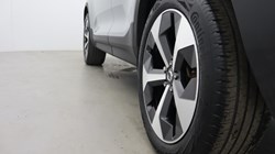 2025 (25) VOLVO XC40 2.0 B4P Plus Dark 5dr Auto *VAT QUALIFYING* 5701634