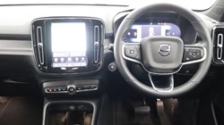 2025 (25) VOLVO XC40 2.0 B4P Plus Dark 5dr Auto *VAT QUALIFYING* 5701655