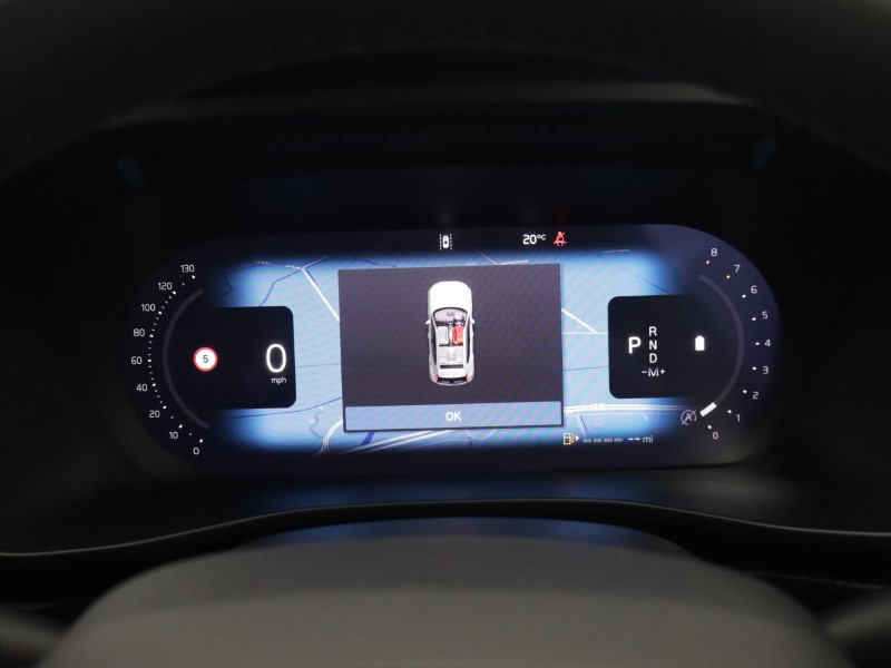 2025 (25) VOLVO XC40 2.0 B4P Plus Dark 5dr Auto *VAT QUALIFYING* 5701659