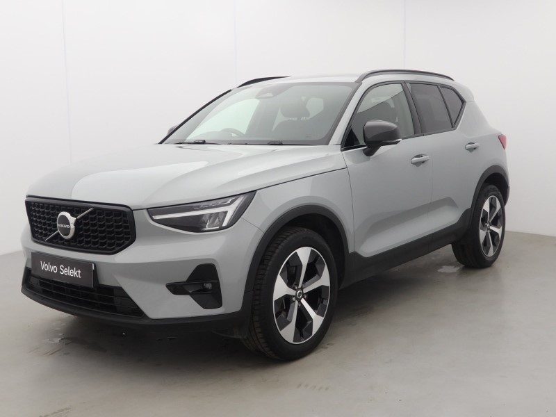 2025 (25) VOLVO XC40 2.0 B4P Plus Dark 5dr Auto *VAT QUALIFYING* 5701611
