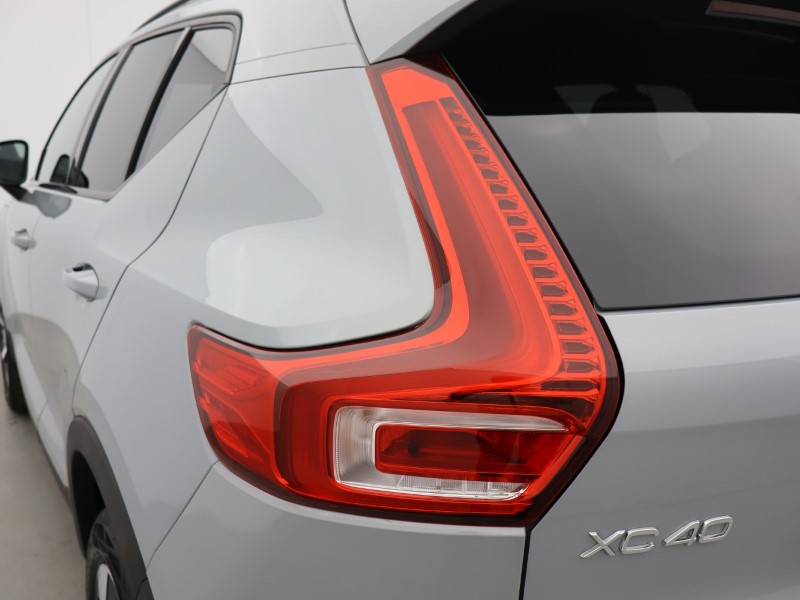 2025 (25) VOLVO XC40 2.0 B4P Plus Dark 5dr Auto *VAT QUALIFYING* 5701625