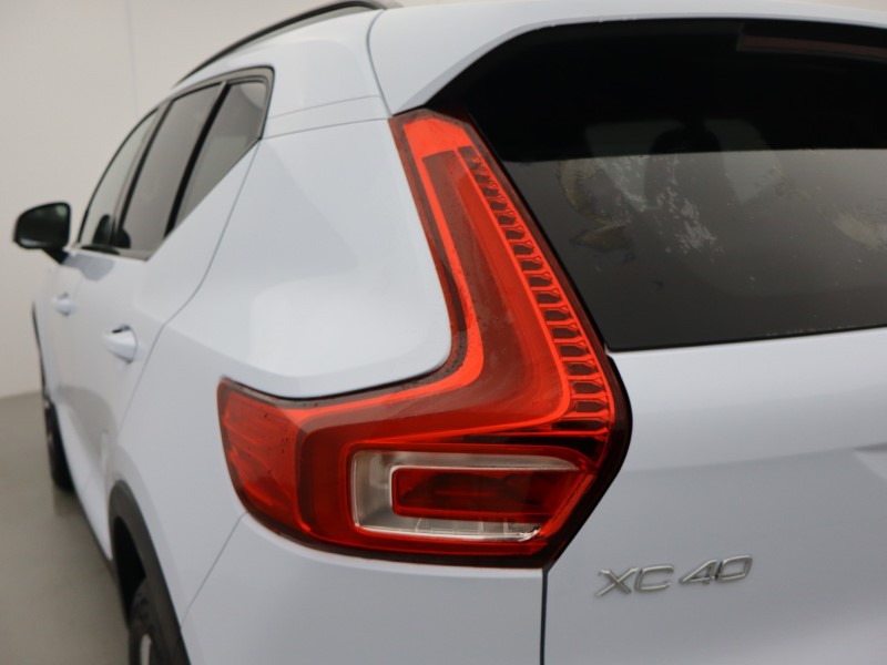 2025 (75) VOLVO XC40 2.0 B4P Plus Dark 5dr Auto 5693821