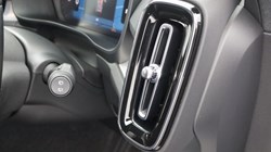 2025 (75) VOLVO XC40 2.0 B4P Plus Dark 5dr Auto 5693836