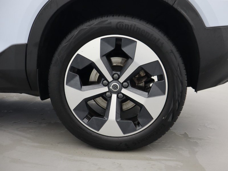 2025 (75) VOLVO XC40 2.0 B4P Plus Dark 5dr Auto 5693828