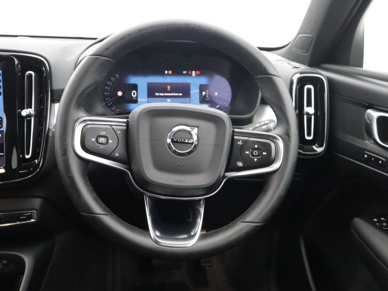 2025 (75) VOLVO XC40 2.0 B4P Plus Dark 5dr Auto 5693850