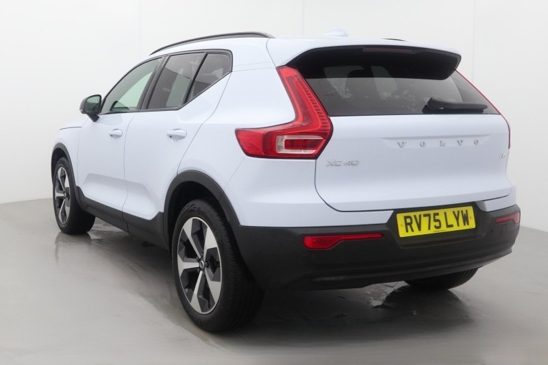 2025 (75) VOLVO XC40 2.0 B4P Plus Dark 5dr Auto 5693814