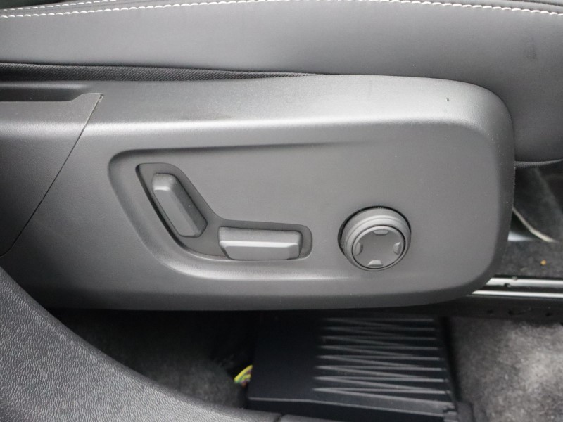2025 (75) VOLVO XC40 2.0 B4P Plus Dark 5dr Auto 5693838