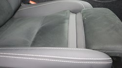 2025 (75) VOLVO XC40 2.0 B4P Plus Dark 5dr Auto 5693839