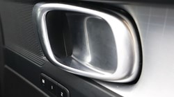 2025 (75) VOLVO XC40 2.0 B4P Plus Dark 5dr Auto 5693834