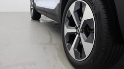 2025 (75) VOLVO XC40 2.0 B4P Plus Dark 5dr Auto 5693829