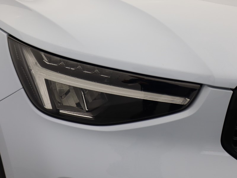 2025 (75) VOLVO XC40 2.0 B4P Plus Dark 5dr Auto 5693816