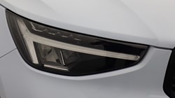 2025 (75) VOLVO XC40 2.0 B4P Plus Dark 5dr Auto 5693816