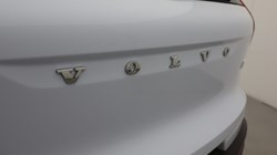 2025 (75) VOLVO XC40 2.0 B4P Plus Dark 5dr Auto 5693822
