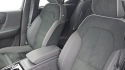 2025 (75) VOLVO XC40 2.0 B4P Plus Dark 5dr Auto 5693841