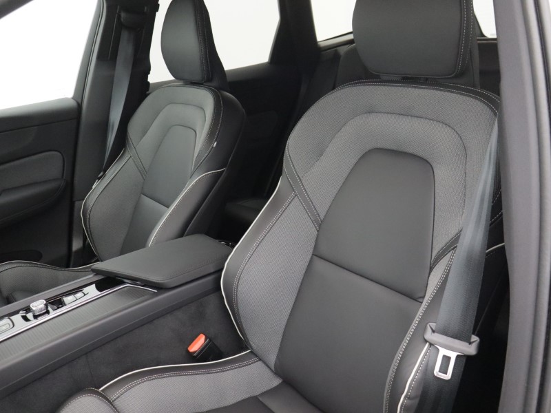 2026 (75) VOLVO XC60 2.0 B5P Plus Black Edition 5dr AWD Geartronic 5687828