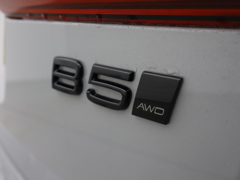 2026 (75) VOLVO XC60 2.0 B5P Plus Black Edition 5dr AWD Geartronic 5687806