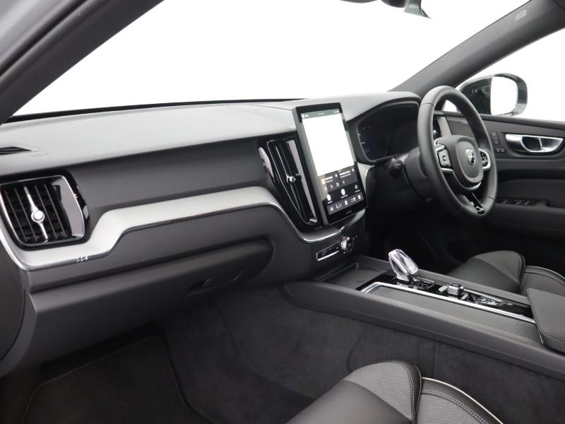 2026 (75) VOLVO XC60 2.0 B5P Plus Black Edition 5dr AWD Geartronic 5687829