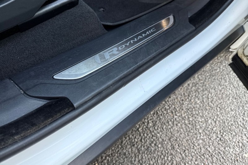 2022 (22) JAGUAR F-PACE 2.0 P400e R-Dynamic Black 5dr Auto AWD 4848941