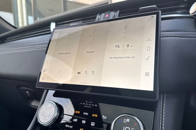 2022 (22) JAGUAR F-PACE 2.0 P400e R-Dynamic Black 5dr Auto AWD 4848930