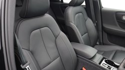 2025 (25) VOLVO XC40 2.0 B3P Ultra Bright 5dr Auto 5729829