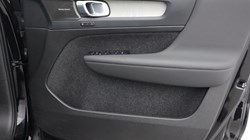 2025 (25) VOLVO XC40 2.0 B3P Ultra Bright 5dr Auto 5729820