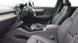 2025 (25) VOLVO XC40 2.0 B3P Ultra Bright 5dr Auto 5729816