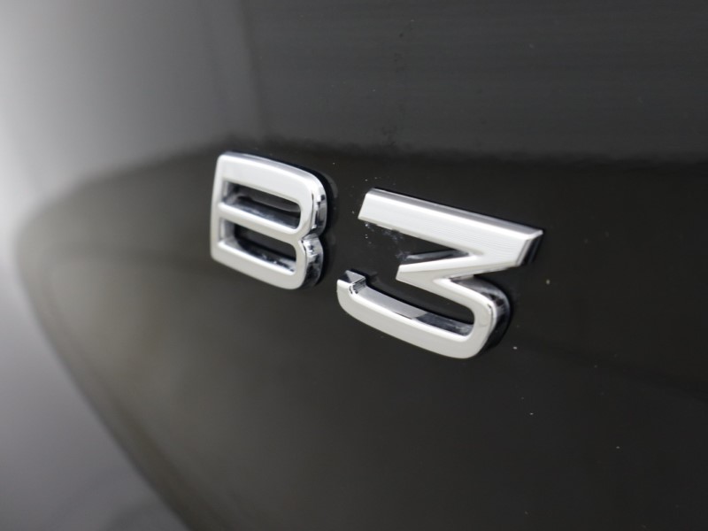 2025 (25) VOLVO XC40 2.0 B3P Ultra Bright 5dr Auto 5729809