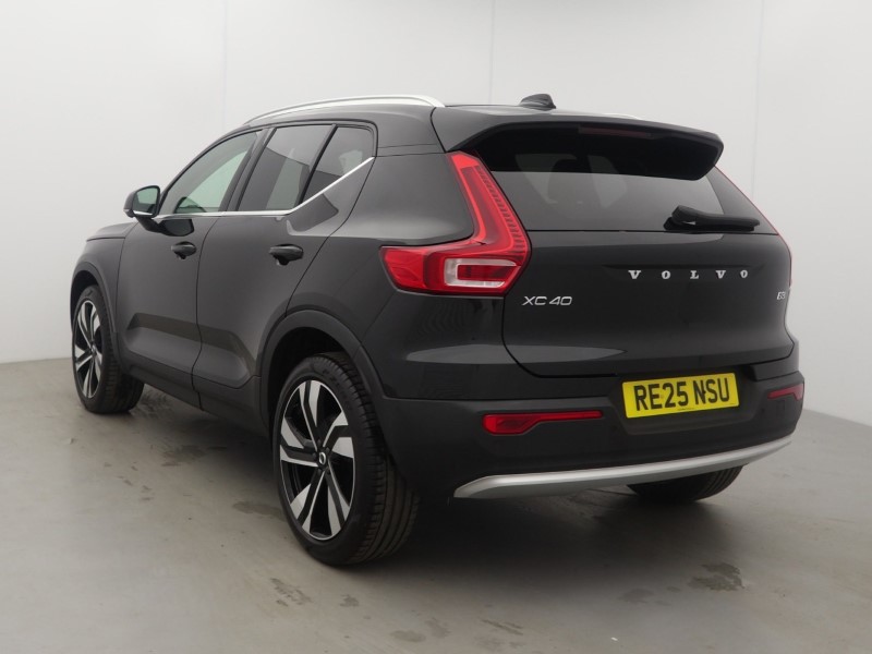 2025 (25) VOLVO XC40 2.0 B3P Ultra Bright 5dr Auto 5729798
