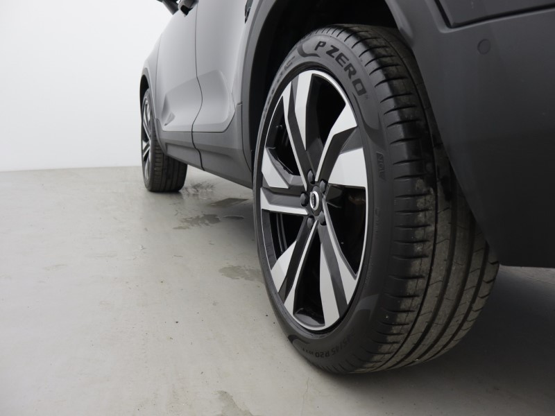 2025 (25) VOLVO XC40 2.0 B3P Ultra Bright 5dr Auto 5729815