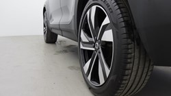 2025 (25) VOLVO XC40 2.0 B3P Ultra Bright 5dr Auto 5729815