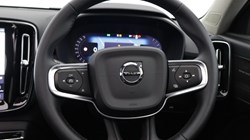 2025 (25) VOLVO XC40 2.0 B3P Ultra Bright 5dr Auto 5729839