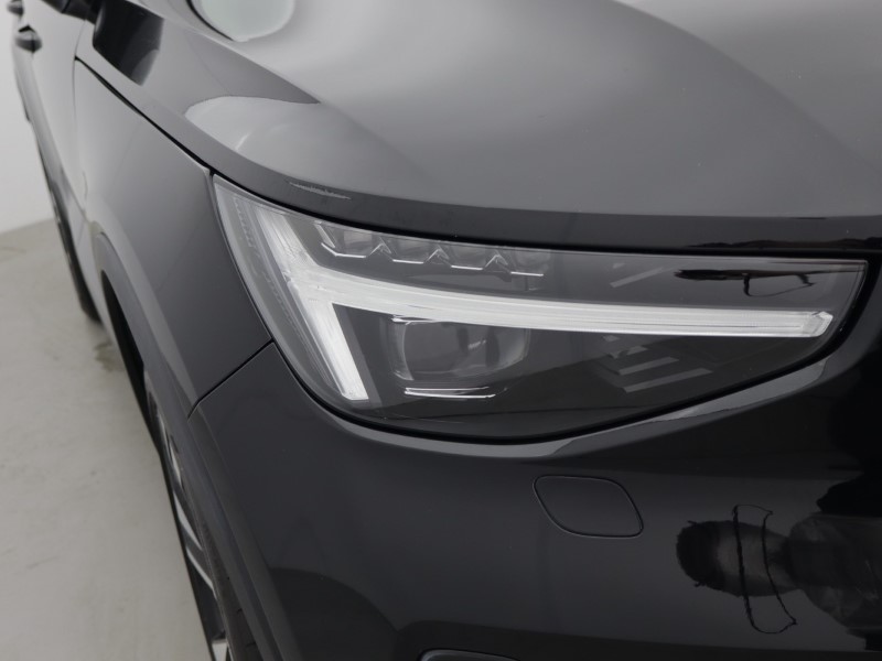2025 (25) VOLVO XC40 2.0 B3P Ultra Bright 5dr Auto 5729800