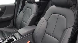 2025 (25) VOLVO XC40 2.0 B3P Ultra Bright 5dr Auto 5729830