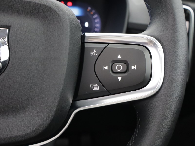 2025 (25) VOLVO XC40 2.0 B3P Ultra Bright 5dr Auto 5729841