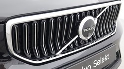 2025 (25) VOLVO XC40 2.0 B3P Ultra Bright 5dr Auto 5729801