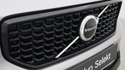 2025 (25) VOLVO XC40 2.0 B3P Plus Dark 5dr Auto 5763290