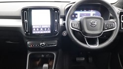 2025 (25) VOLVO XC40 2.0 B3P Plus Dark 5dr Auto 5763324