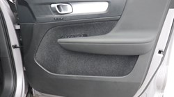 2025 (25) VOLVO XC40 2.0 B3P Plus Dark 5dr Auto 5763306