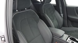 2025 (25) VOLVO XC40 2.0 B3P Plus Dark 5dr Auto 5763314