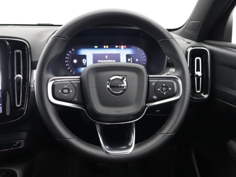 2025 (25) VOLVO XC40 2.0 B3P Plus Dark 5dr Auto 5763325