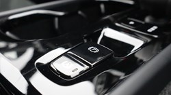 2025 (25) VOLVO XC40 2.0 B3P Plus Dark 5dr Auto 5763338