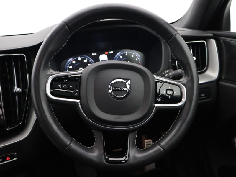 2021 (21) VOLVO XC60 2.0 B5P [250] R DESIGN Pro 5dr AWD Geartronic 5731149