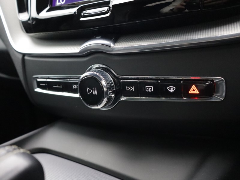 2021 (21) VOLVO XC60 2.0 B5P [250] R DESIGN Pro 5dr AWD Geartronic 5731159