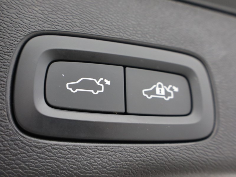 2021 (21) VOLVO XC60 2.0 B5P [250] R DESIGN Pro 5dr AWD Geartronic 5731118