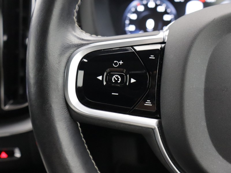2021 (21) VOLVO XC60 2.0 B5P [250] R DESIGN Pro 5dr AWD Geartronic 5731150