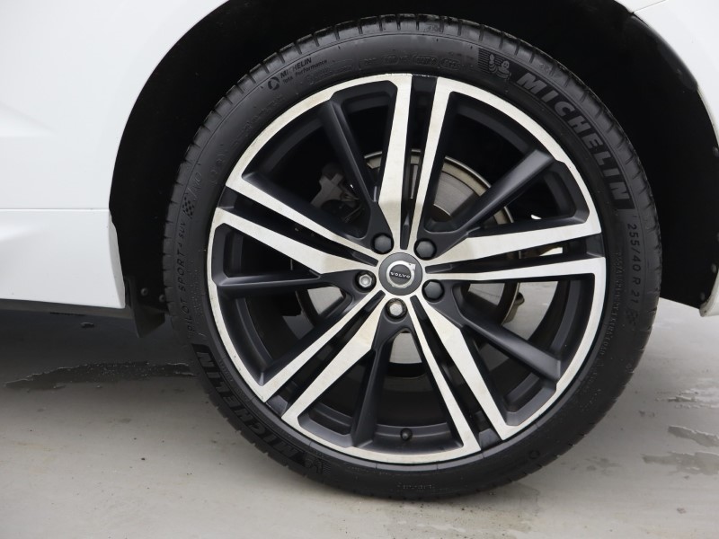 2021 (21) VOLVO XC60 2.0 B5P [250] R DESIGN Pro 5dr AWD Geartronic 5731122