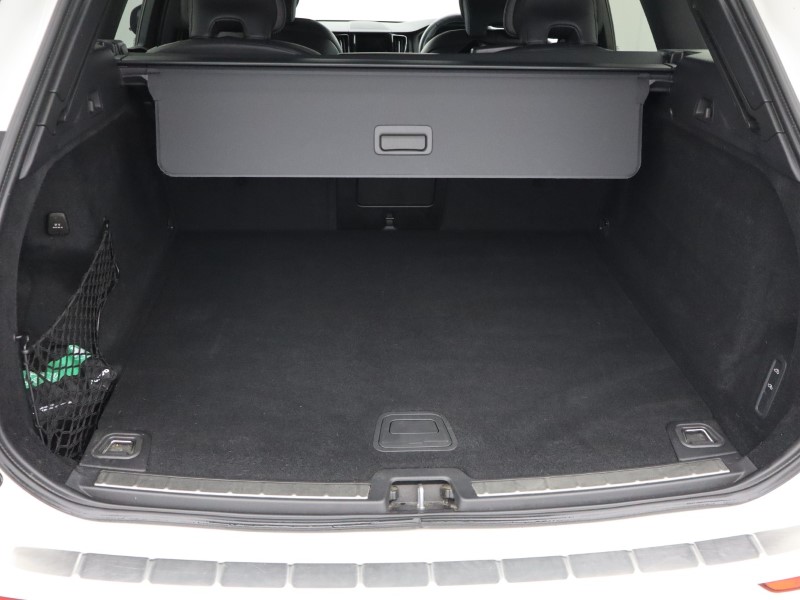2021 (21) VOLVO XC60 2.0 B5P [250] R DESIGN Pro 5dr AWD Geartronic 5731117